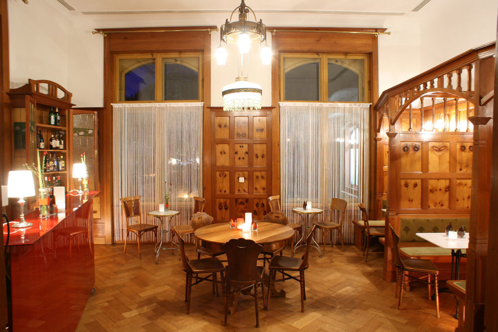Kurhaus Berguen Hotell Exteriör bild