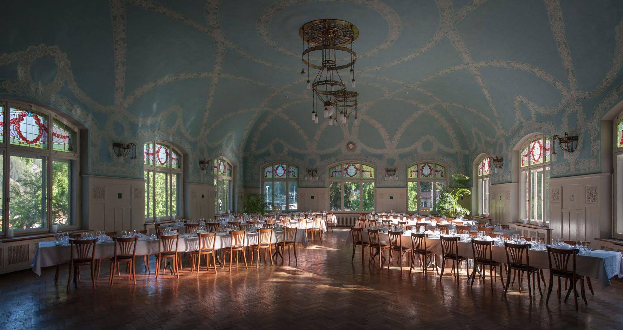 Kurhaus Berguen Hotell Exteriör bild